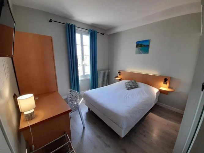 Standard Twin room with view