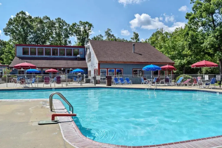Williamsburg Camping Resort One Bedroom Loft Cabin 4