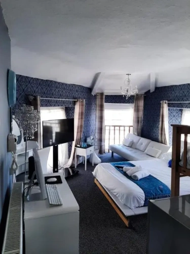 Deluxe Family Suite