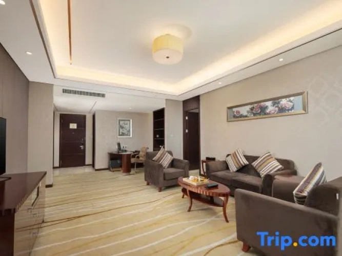 Deluxe Suite