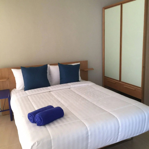 Baan Thew Talay Blue Sapphire