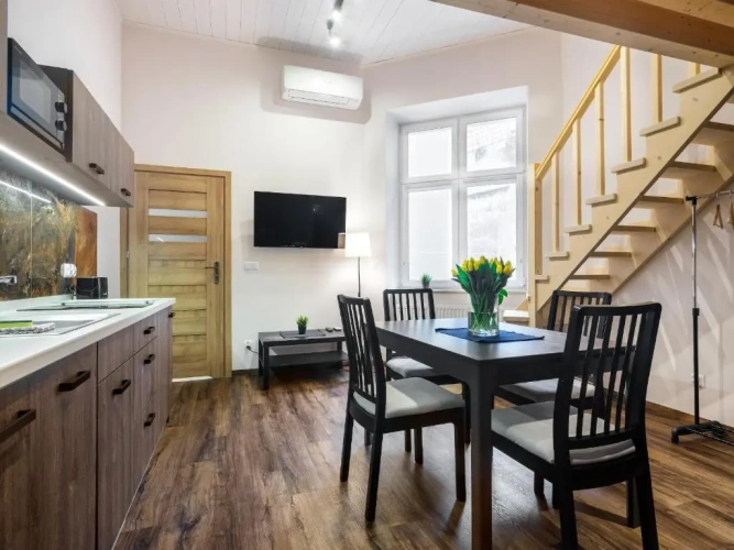 Attic Studio with courtyard view