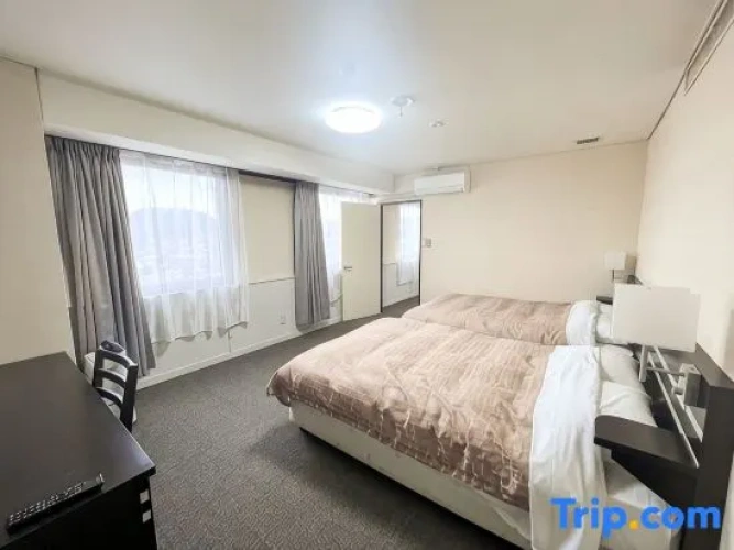 Quintuple Suite