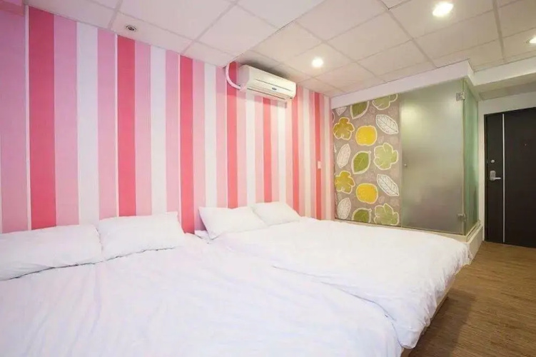 i-GoGo Colorful Hostel