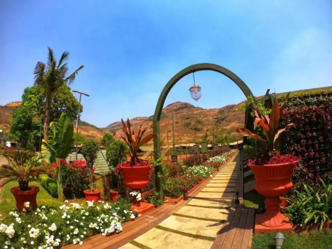 Data Resort By Della Adventures
