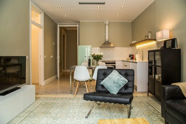 1 Bedroom Luxury Apartment with balcony