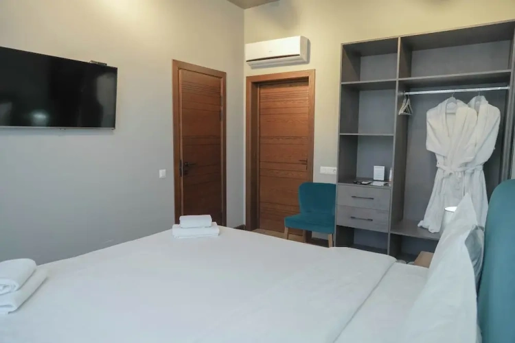 Standard Double room with city view