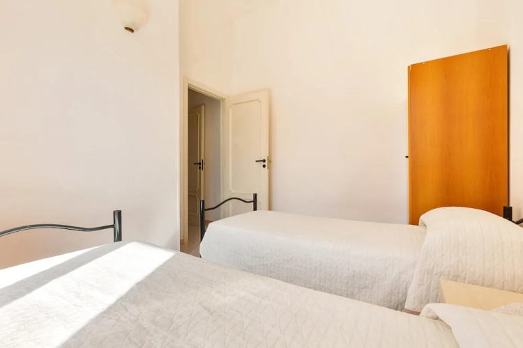 2219 Villa Cesarina
