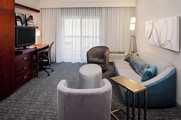 1 Bedroom Suite