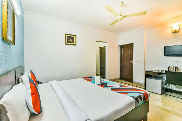 Hotel Chirag Inn