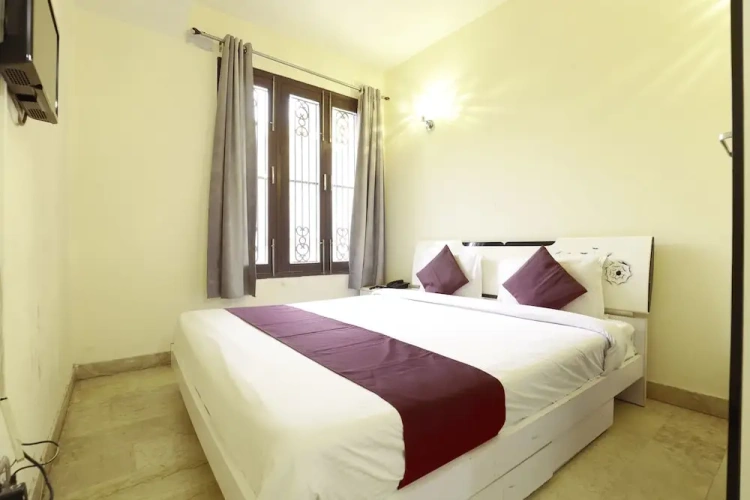 Standard Triple room