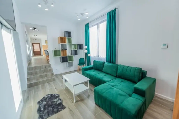 3 Bedrooms Apartment