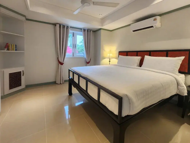 4Bed PoolVillaSteps from the Beach KBR34