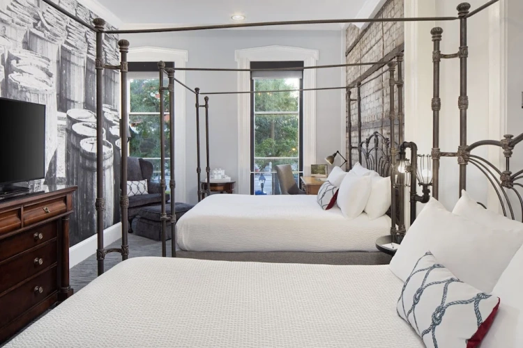 Quadruple room with balcony and with river view