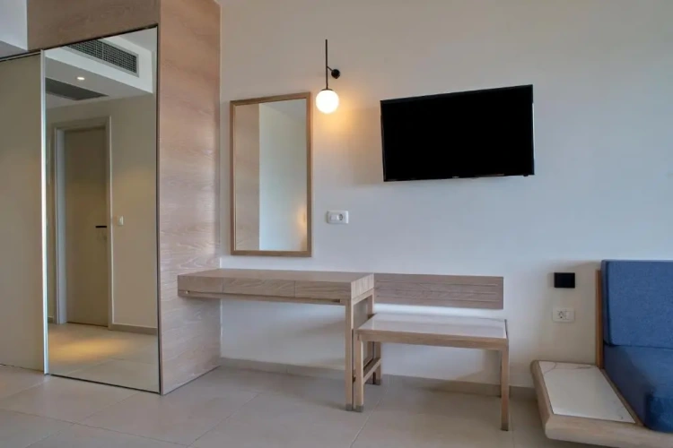 Superior Quadruple room with balcony and with sea view