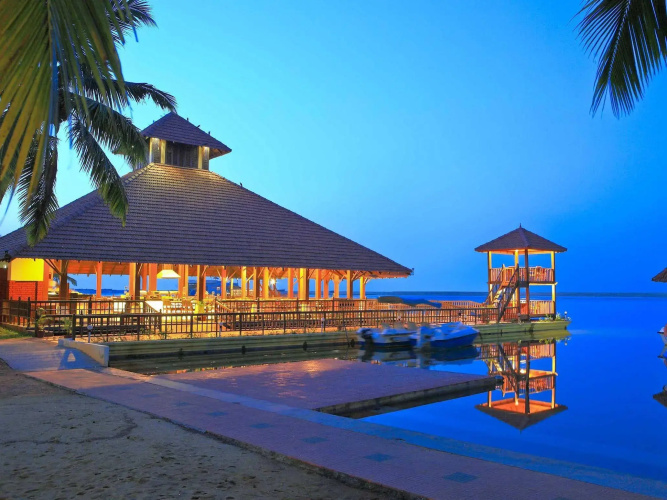 Estuary Sarovar Premiere , Poovar Island
