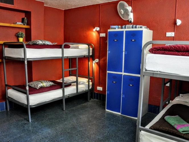 X Hostel Alicante