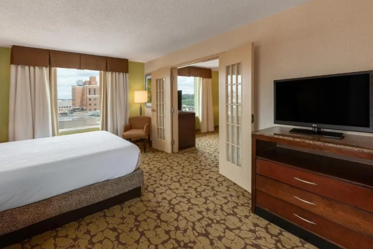 Deluxe Accessible Double Suite