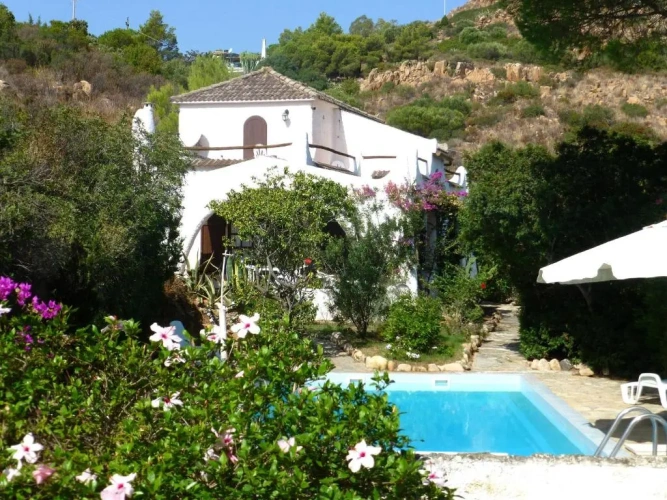 3 Bedrooms Villa