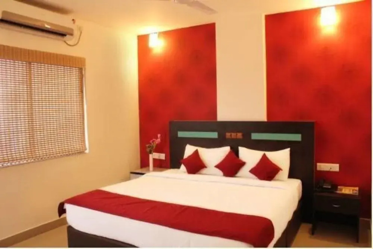 Collection O 50126 Hotel Sk Elegance