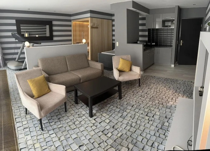 1 Bedroom Premium Double Suite