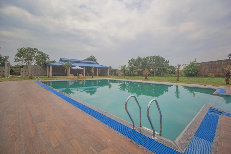 Mayaban Hotel & Resort