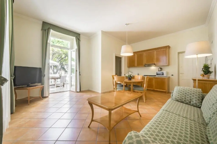 1 Bedroom Apartment with balcony and with garden view