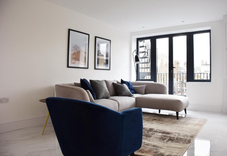 3 Bedrooms Apartment