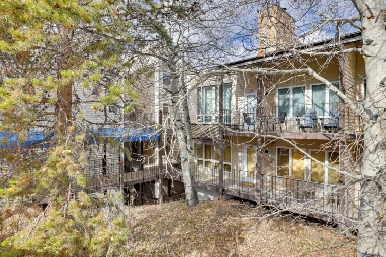 1/2 Mi to Granby Ranch: Townhome w/ Fireplace!
