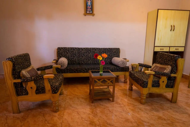 Alcove Beach Resort