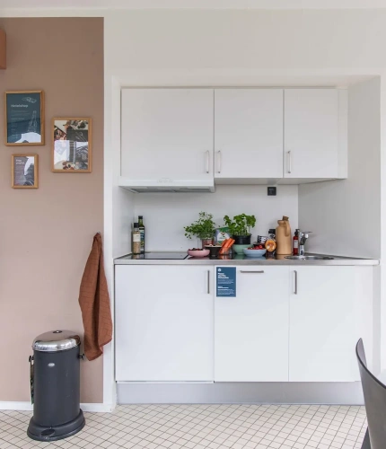 1 Bedroom Apartment with courtyard view