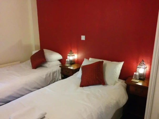 Standard Triple room
