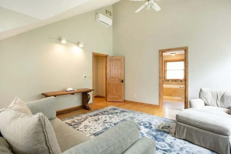 405 Greenway Circle 4 Bedroom Home by RedAwning