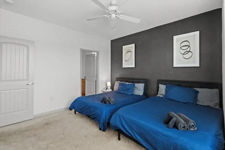 Upscale King 2BR Suite Mins to Charlotte