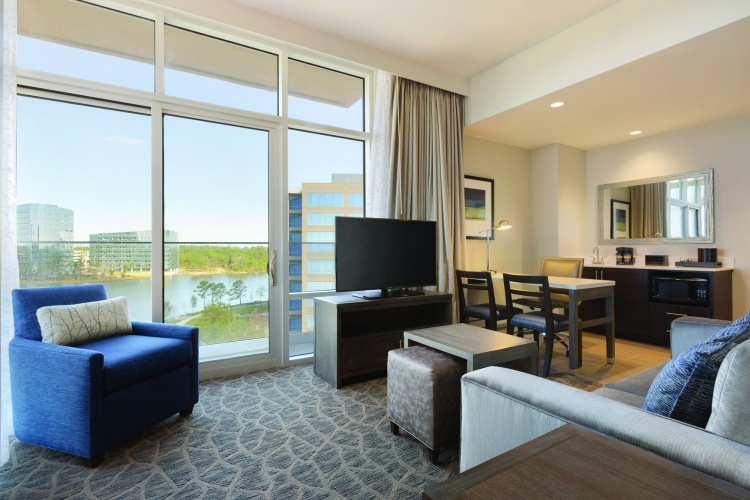 Embassy Suites by Hilton The Woodlands at Hughes Landing photo 7