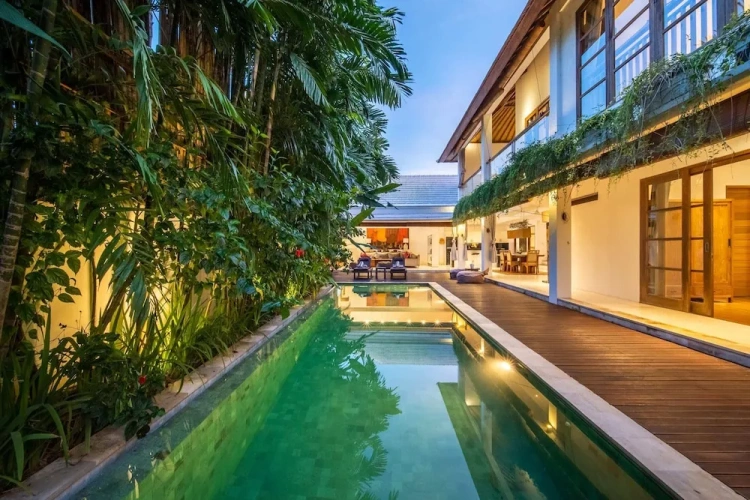 3 Bedrooms Villa with balcony