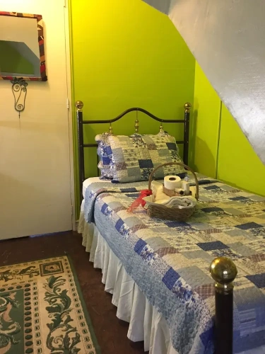 5 Bedrooms Cottage