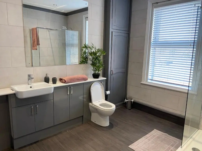 2 Bedrooms Apartment