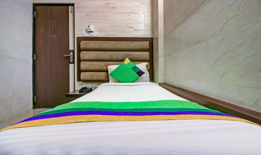 Economy room