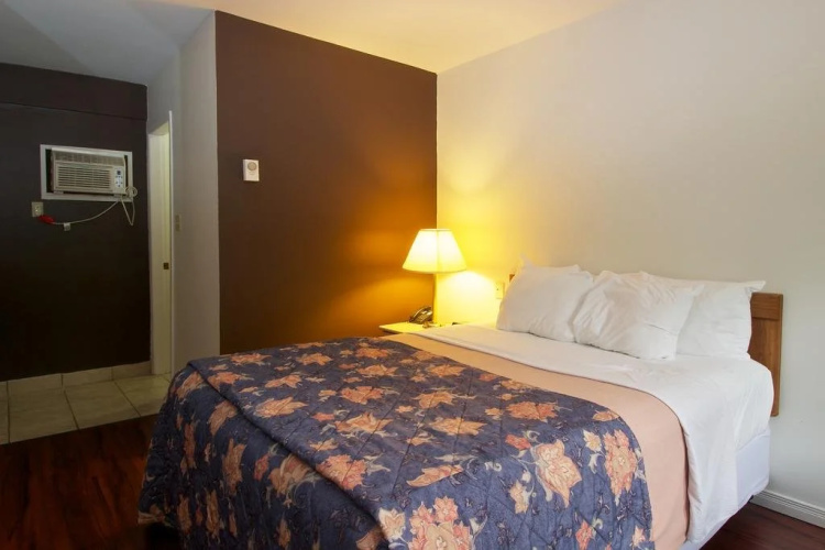 Northlander Motel