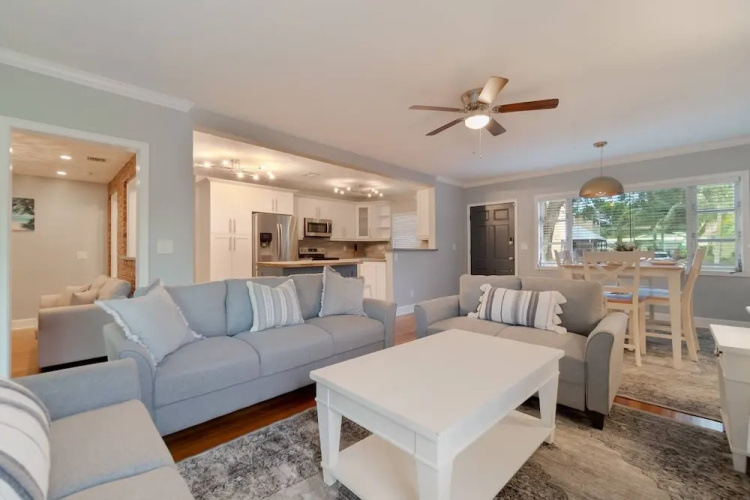 Northwood Harbor Home 3 Bed/ 3 Baths, Beach, Shops & Restaurants