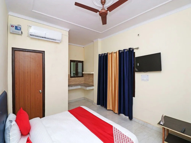 OYO 22917 Cgr Residency