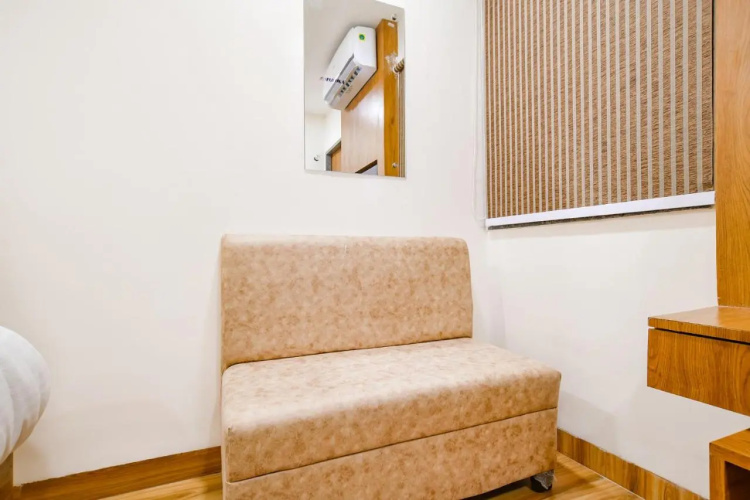 Fabhotel Woodlark Inn