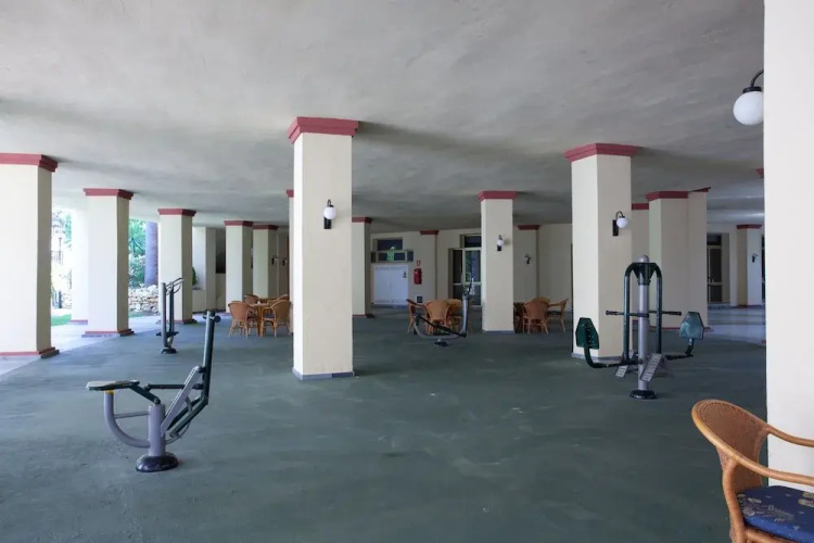 Studio in Marbella With Beachfront Pool