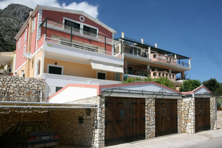 Sarakinos Apartments
