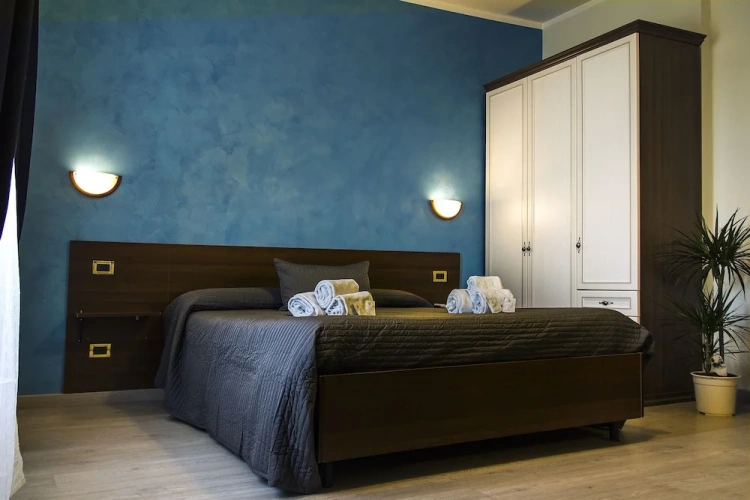 Standard Quadruple room with city view