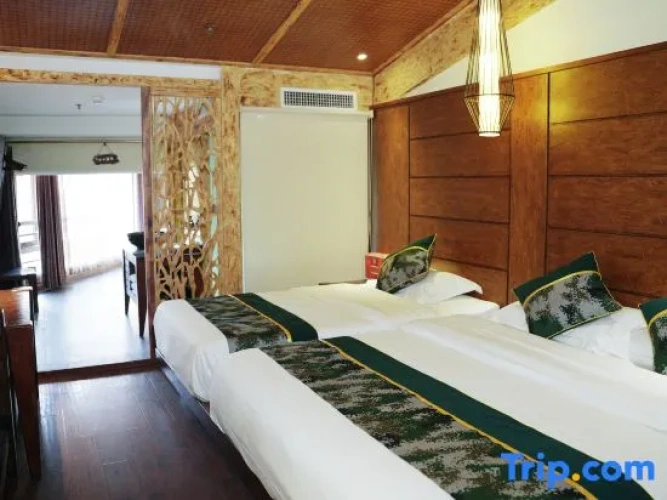 Standard Triple Family room