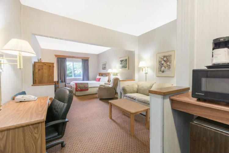 Ramada Limited Suites Bismarck