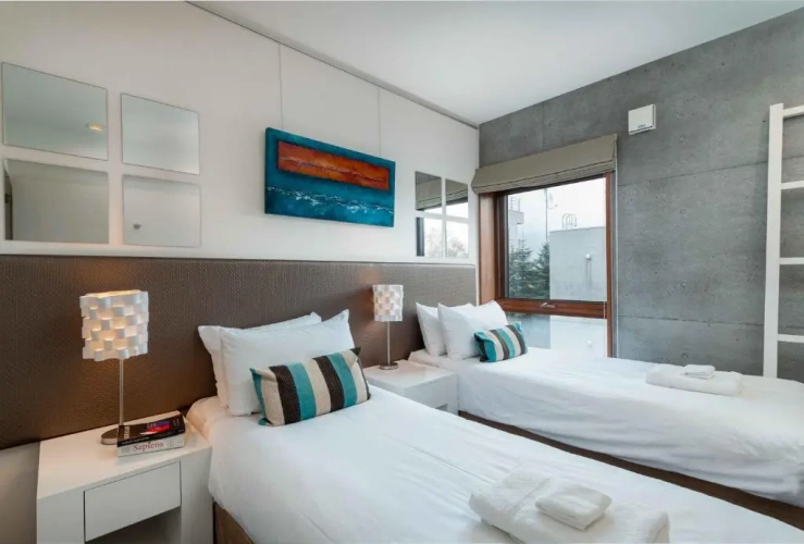 4 Bedrooms Double Cottage