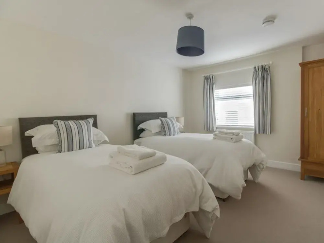 Cove Lodge